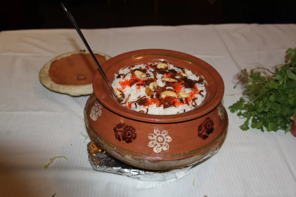 Dum Pukht Handi Biryani